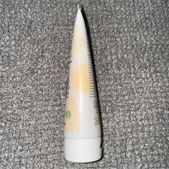 Burt's Bees Soap Bark and Chamomile Deep Cleansing Cream 6 Ounce Tube - Picture 7 of 10